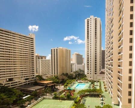 Apartment Standard Waikiki Banyan With Mountain View *