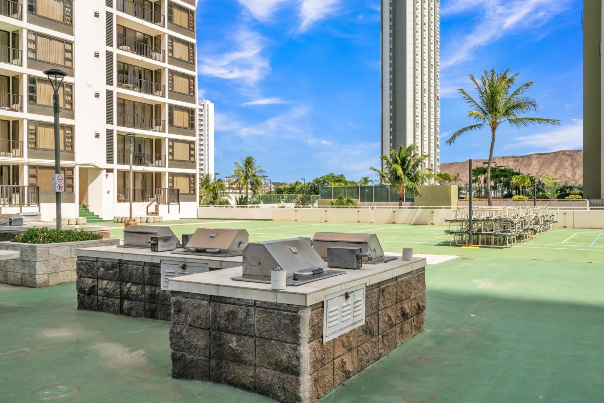 Standard Waikiki Banyan With Mountain View Apartment